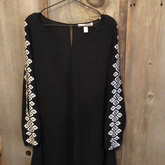 Forever 21 Dresses & Skirts - Forever 21 Black Sheer Cut Out Sleeve Dress Small